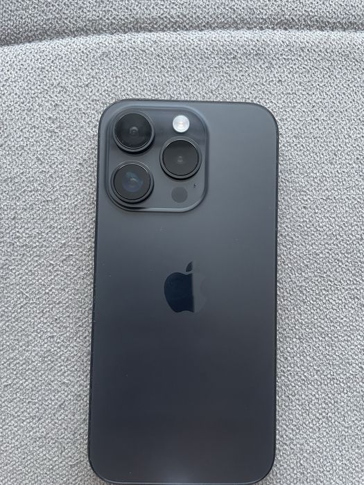 Продам Айфон 15про 256ГБ в идеальном состоянии, емкость батареи 90%