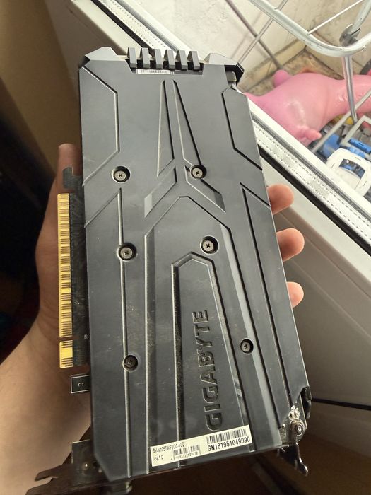 Vand placa video gtx 1050 ti