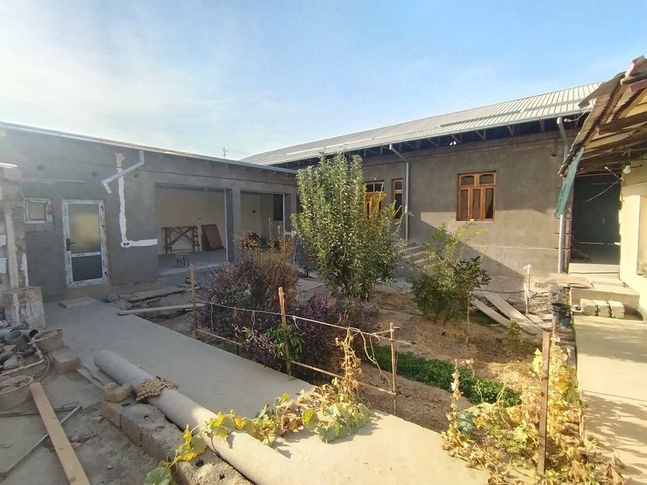 Do'rmon sentr 4 sotix uy sotiladi