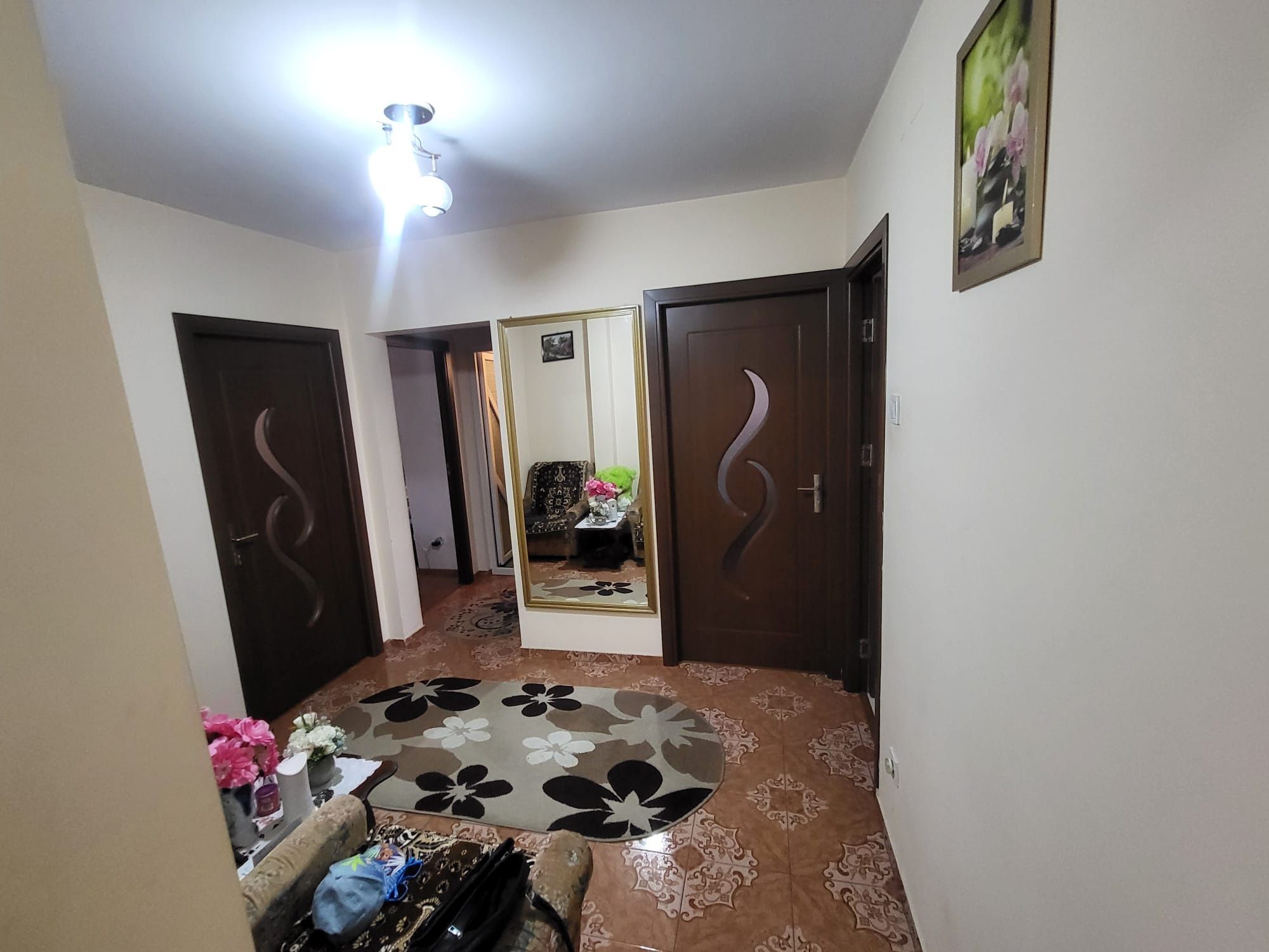 De vânzare apartament 3 camere decomandat