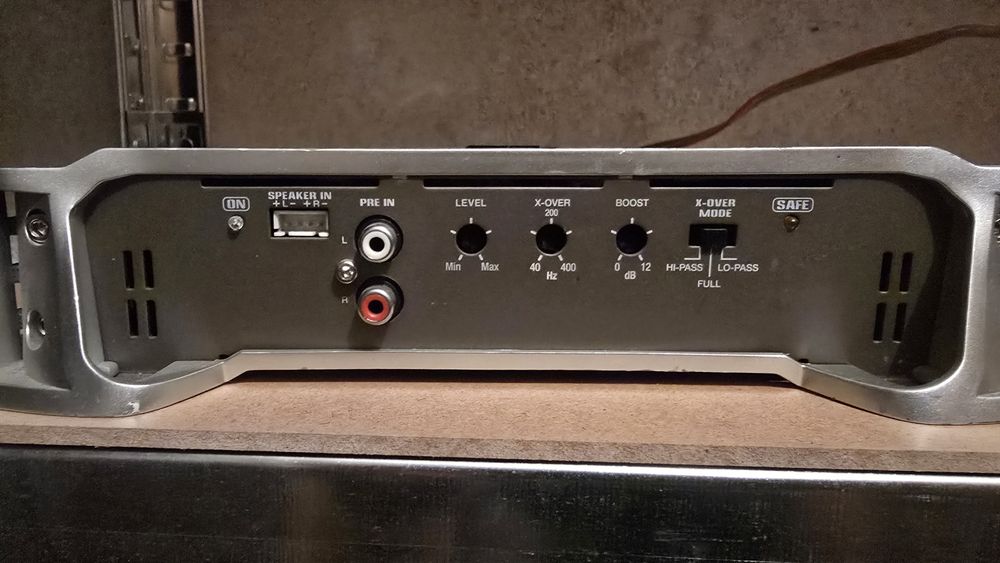 Бас каса Hertz 8" с усилвател 190W RMS