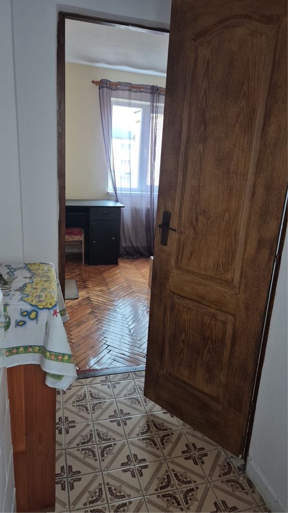 Inchiriez apartament cu 2 camere zona Cetate