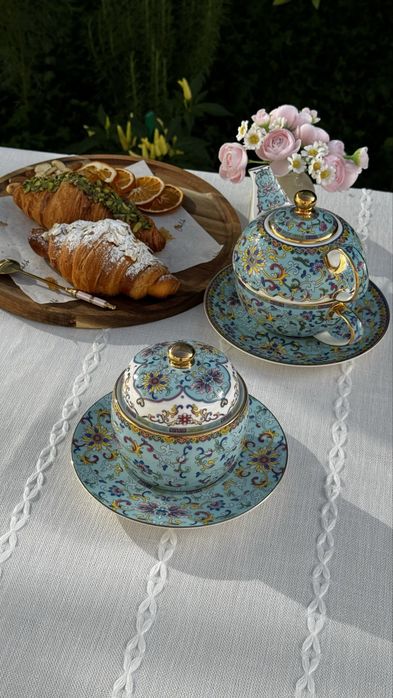 Чайный набор из костяного фарфора на одну персону
