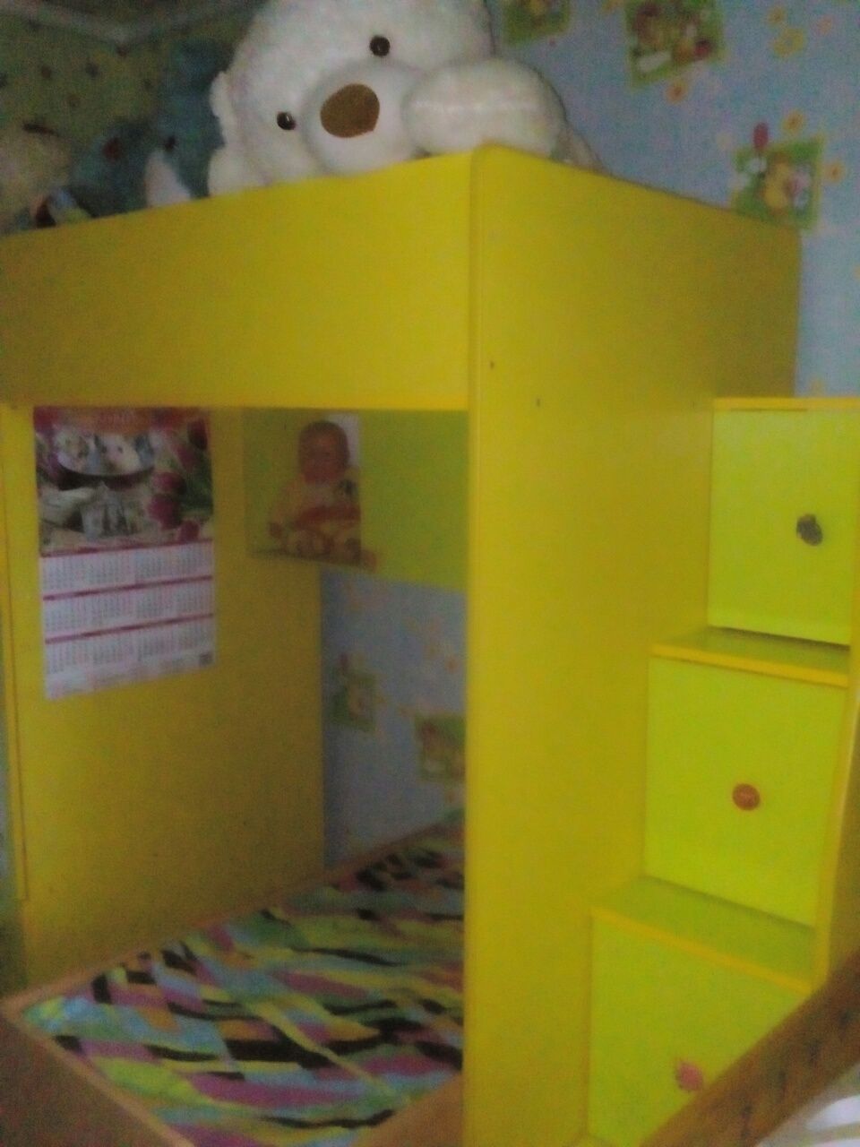 Детская стенка: шкаф, комод, кровать- чердак.