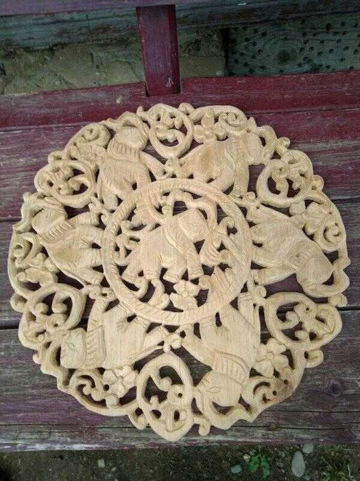 Sculptură în lemn la comanda