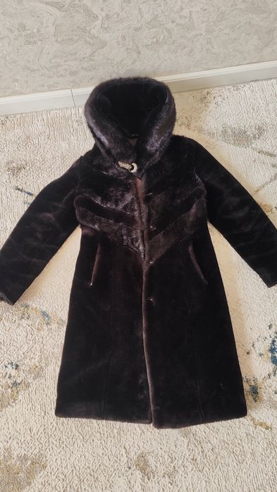 Продаётся Шуба  из искусственного меха