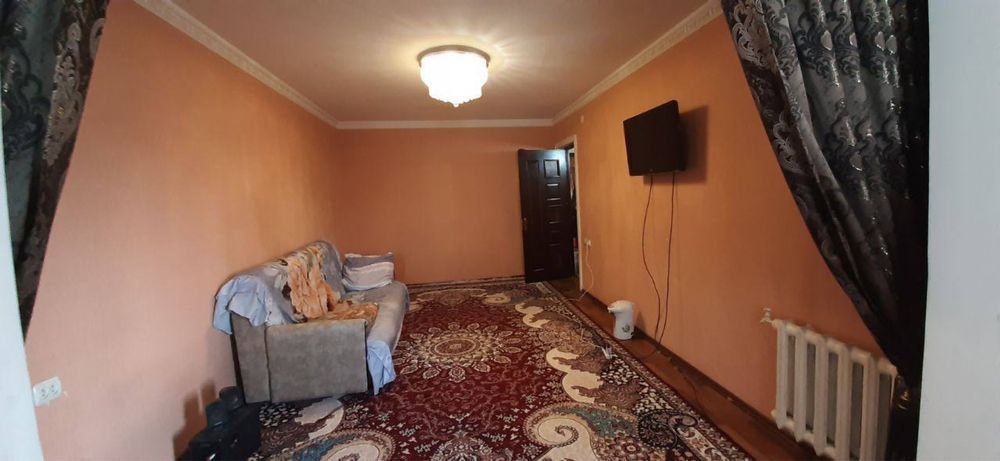 Срочно!Квартира на Шота Руставели 3/5/5 общ пл 70м с обстановкой