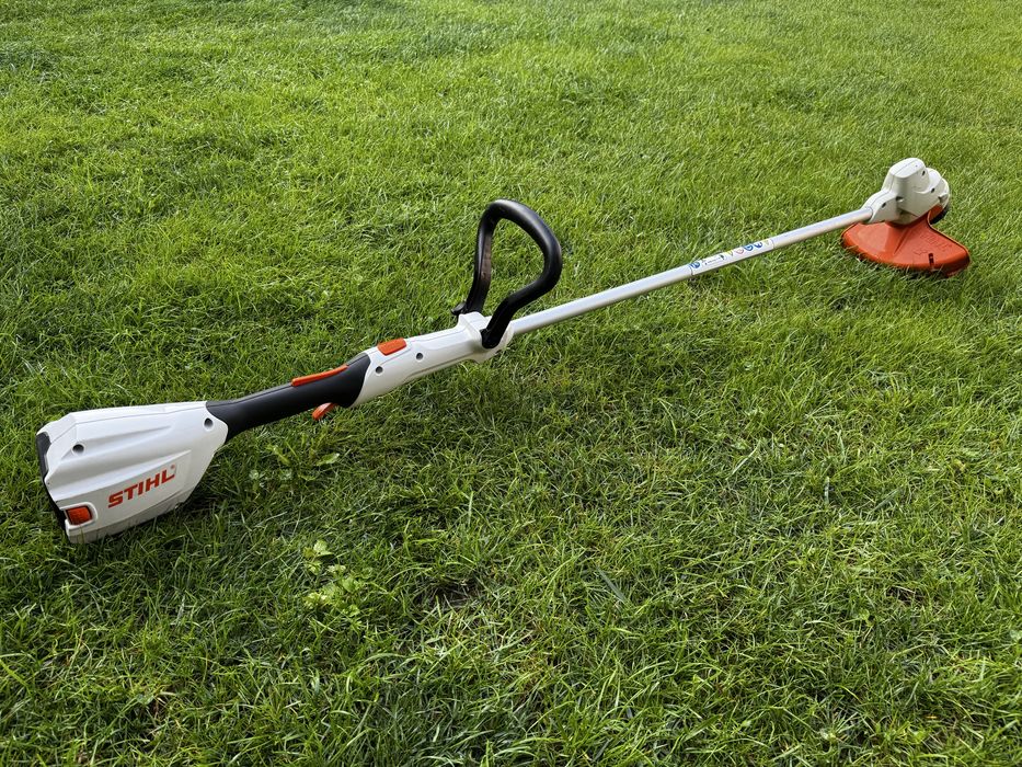 Motocoasa - Trimmer cu acumulator STIHL FSA 56