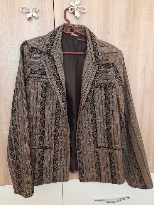 Дамско сако,размер 44