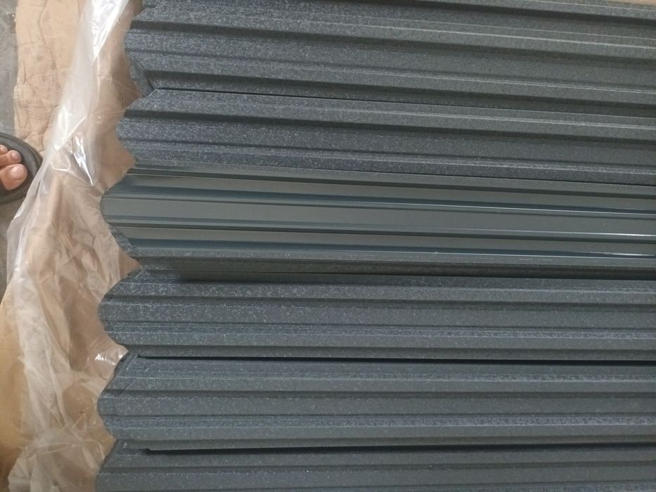 Vând șipcă metalică