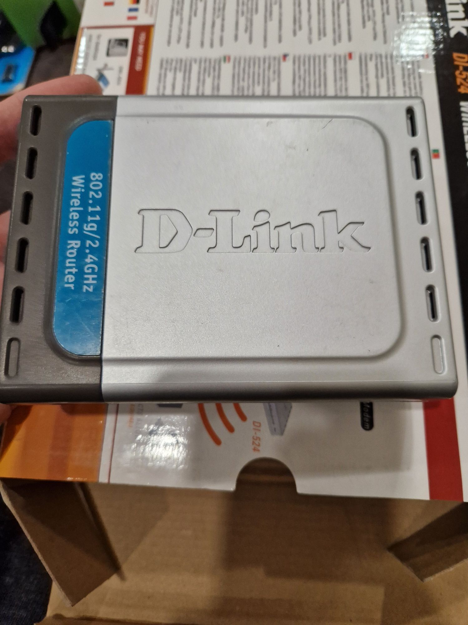 Комплект Рутер D-Link DI524 и суич Tienda