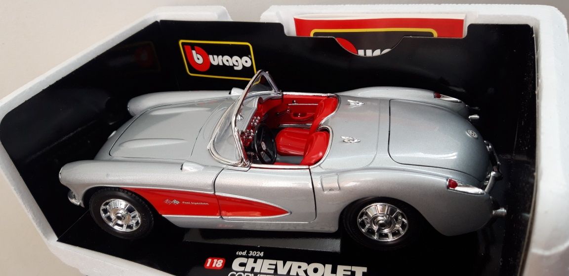 CABRIOLET CORVETTE ( 1957 ) Bburago Italy 1.18 м.