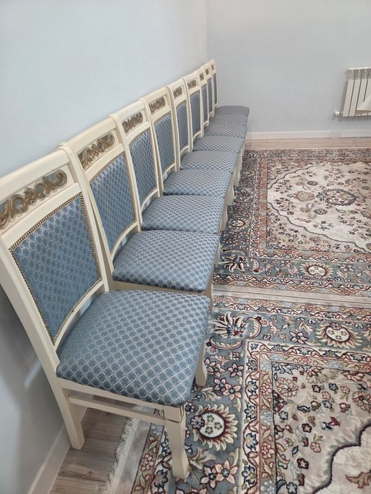 Стол 4 метра со стульями отличного качества