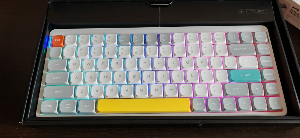 Tastatură mecanică wireless NuPhy Air75 - stare impecabilă, ca nouă