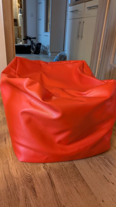 Puf Rosu paralelipiped