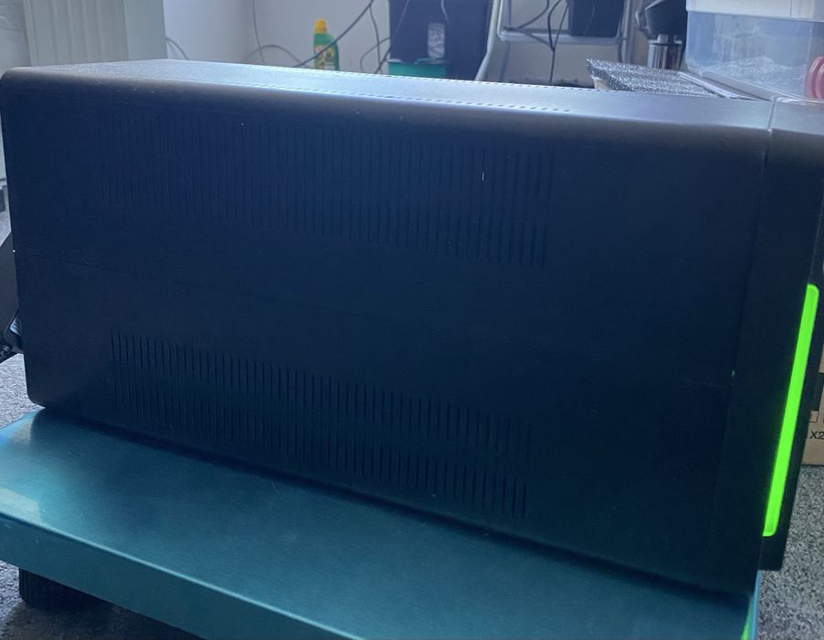 UPS APC BX1600MI-GR, 1600VA, 230V, AVR, 4 prize Schuko, baterii noi