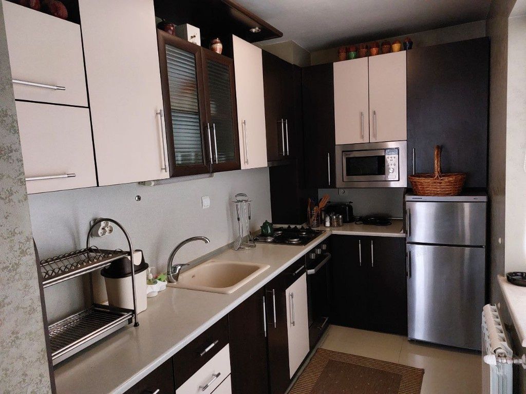 Дава се под наем Тристаен апартамент в Стара Загора, Ремиза - 100 кв.м за 433.5 € - Снимка #2