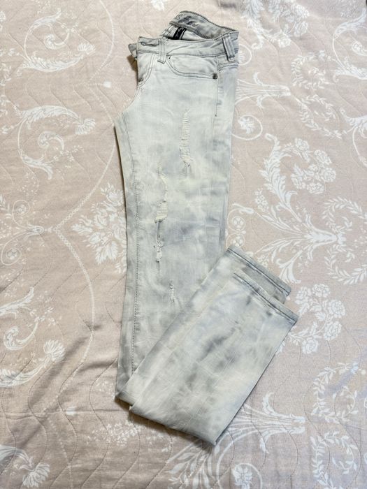 Тениски , дънки , пуловер GUESS