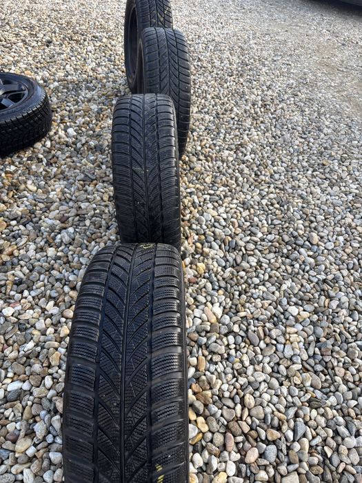 Jante gama vag cu anvelope 215/60r16 iarna