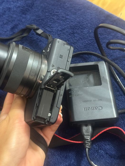 CANON EOS M100-aparat foto video mirrorless+obiectiv inclus
