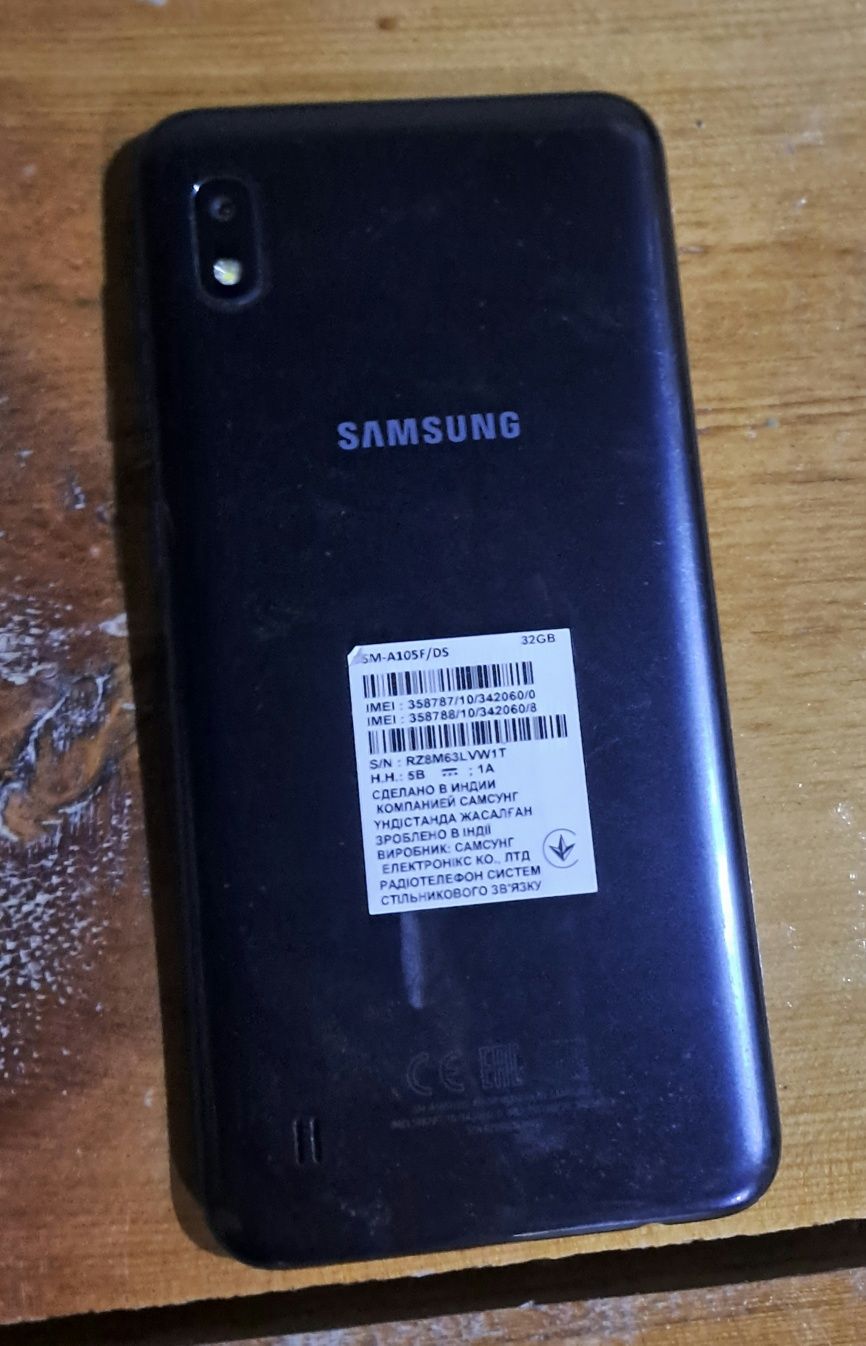SAMSUNG  A 10  sotiladi.