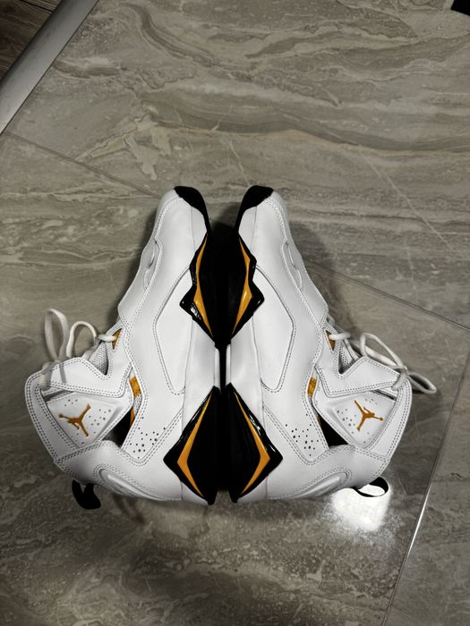 Jordan true flight white