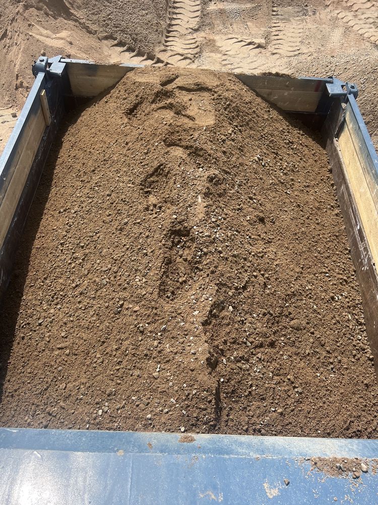 Доставка сникерс для бетона и  заводской зил доставка песок отсев