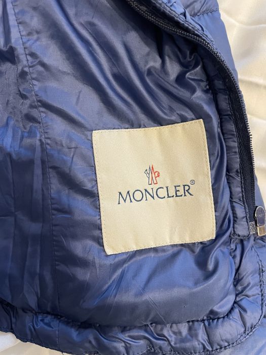 Geaca Moncler, marimea 6 ani