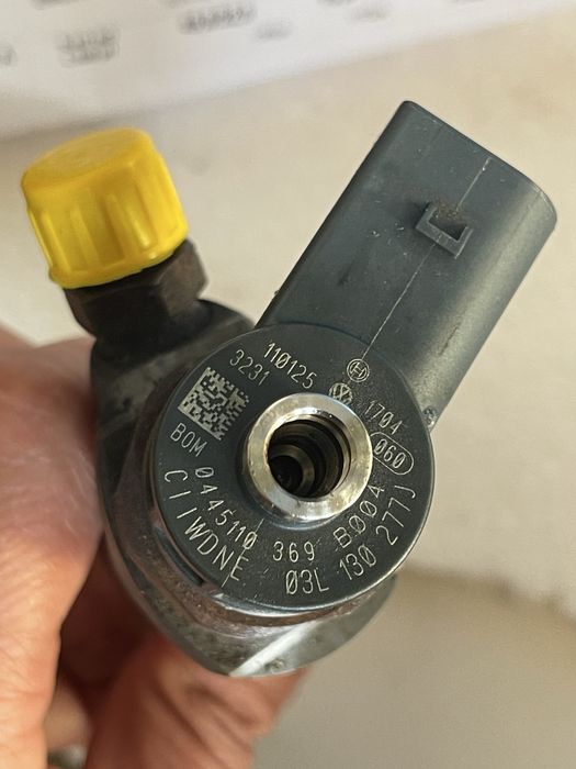 Injector Vw passat B7 Passat Cc 2.0 TDI cod 0445110369 03L130277J