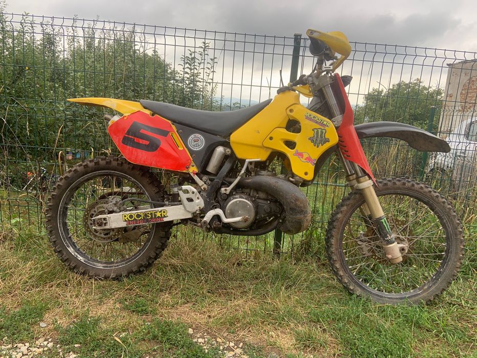 dezmembrez suzuki rm 250 / 2 buc