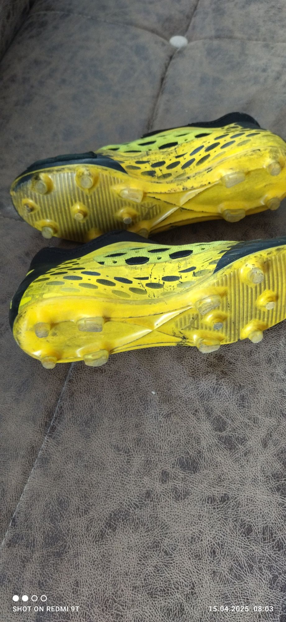 Puma бутсы сотилади