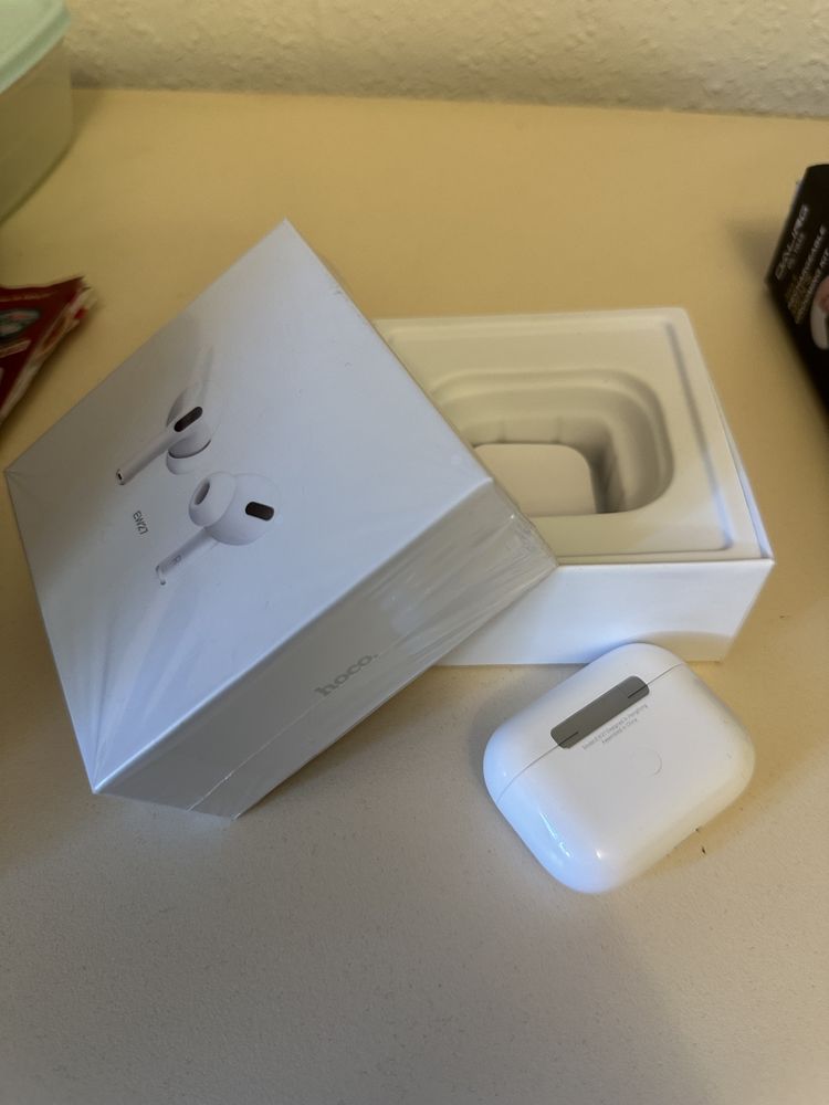 EW27 AirPods - Нови неразпечатани!