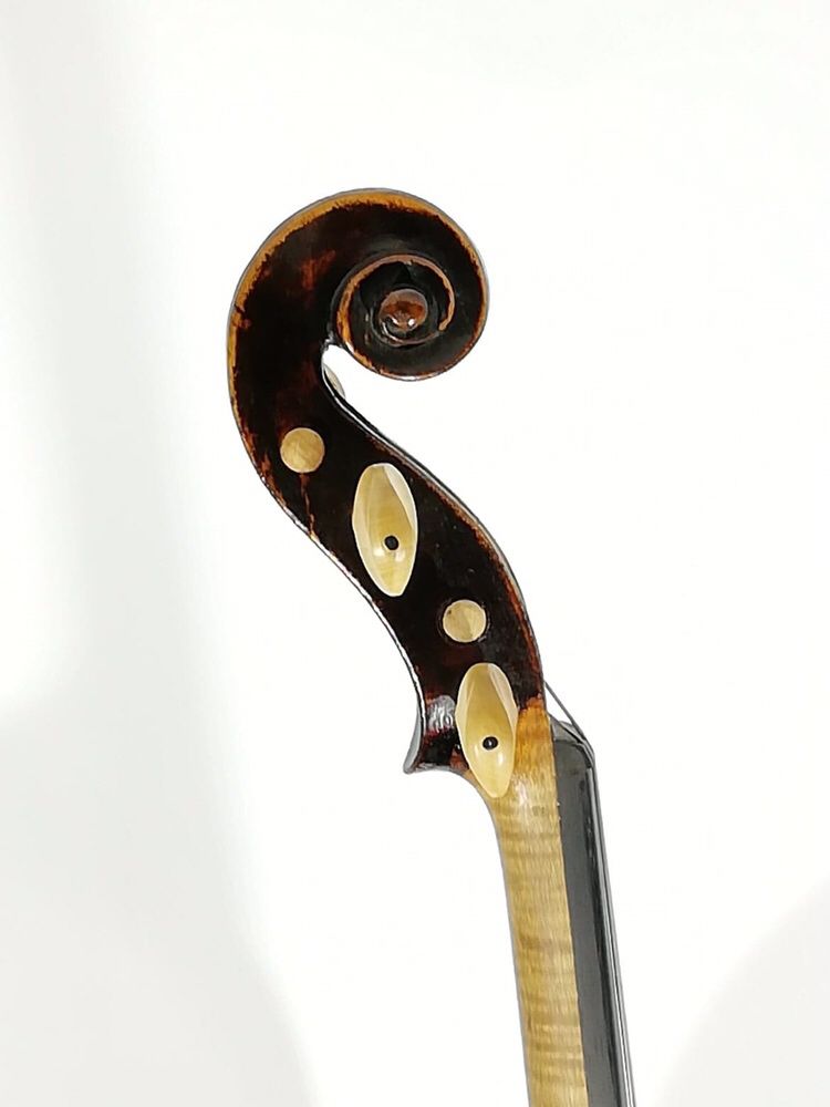 Vioara veche austriaca de vanzare
