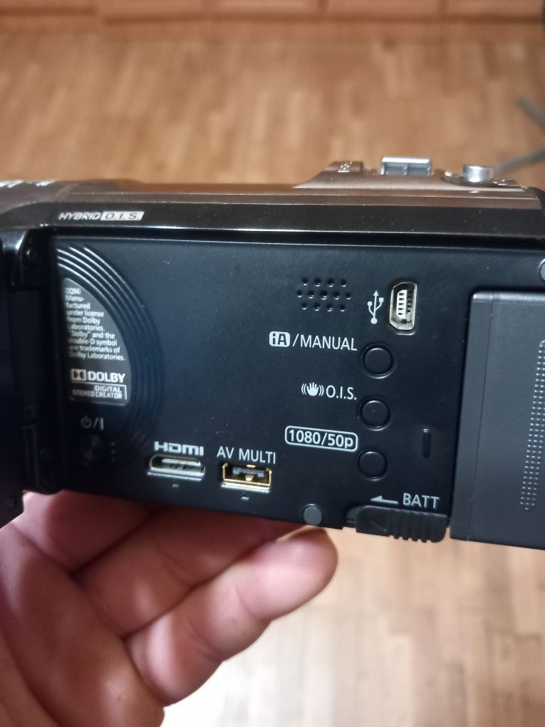 Камера Panasonic HC-V500