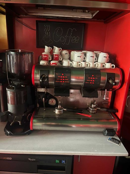 Obiecte pentru bar (Dozator Jaggermeister , Darts , mese , scaune etc)