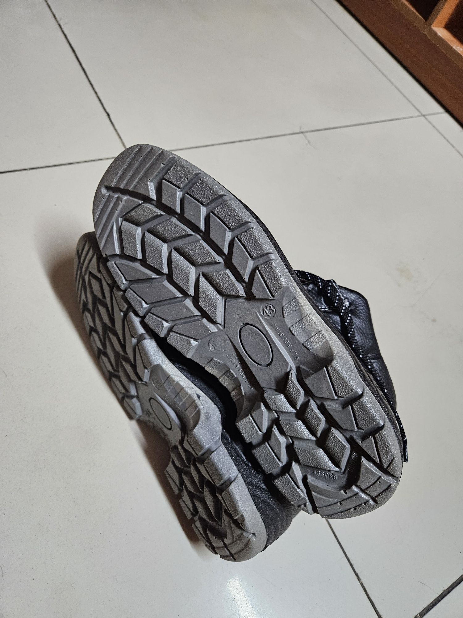 Ботинки рабочие, новые, 43 р