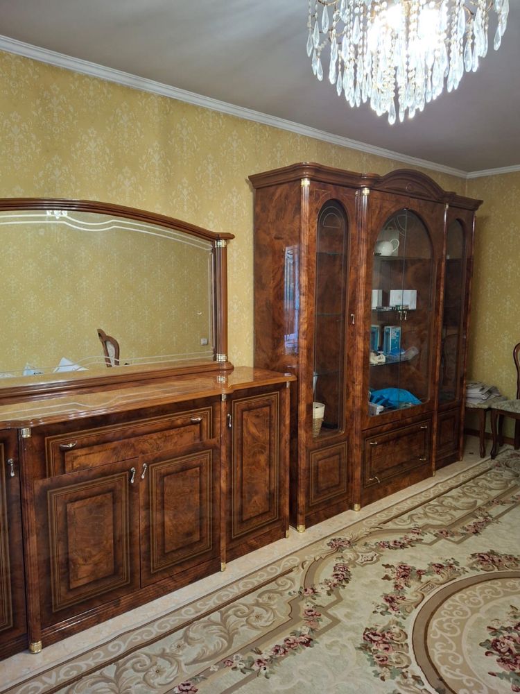 Мебель,сервант в зал