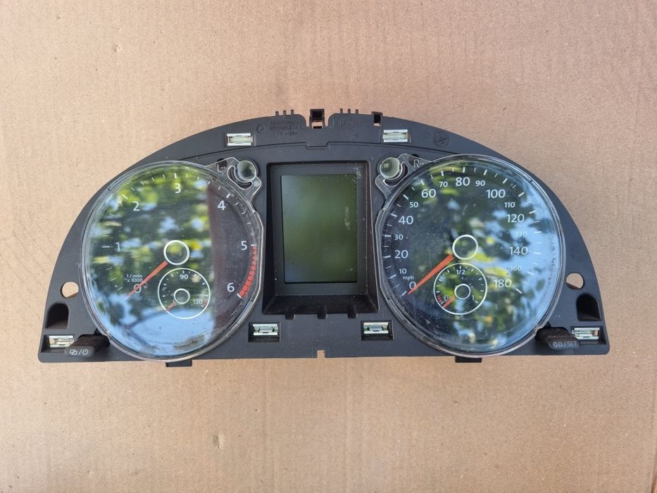 Ceasuri bord Passat B7 CC UK