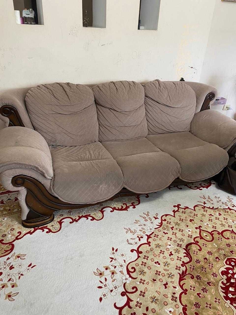 Мягкий диван с креслами