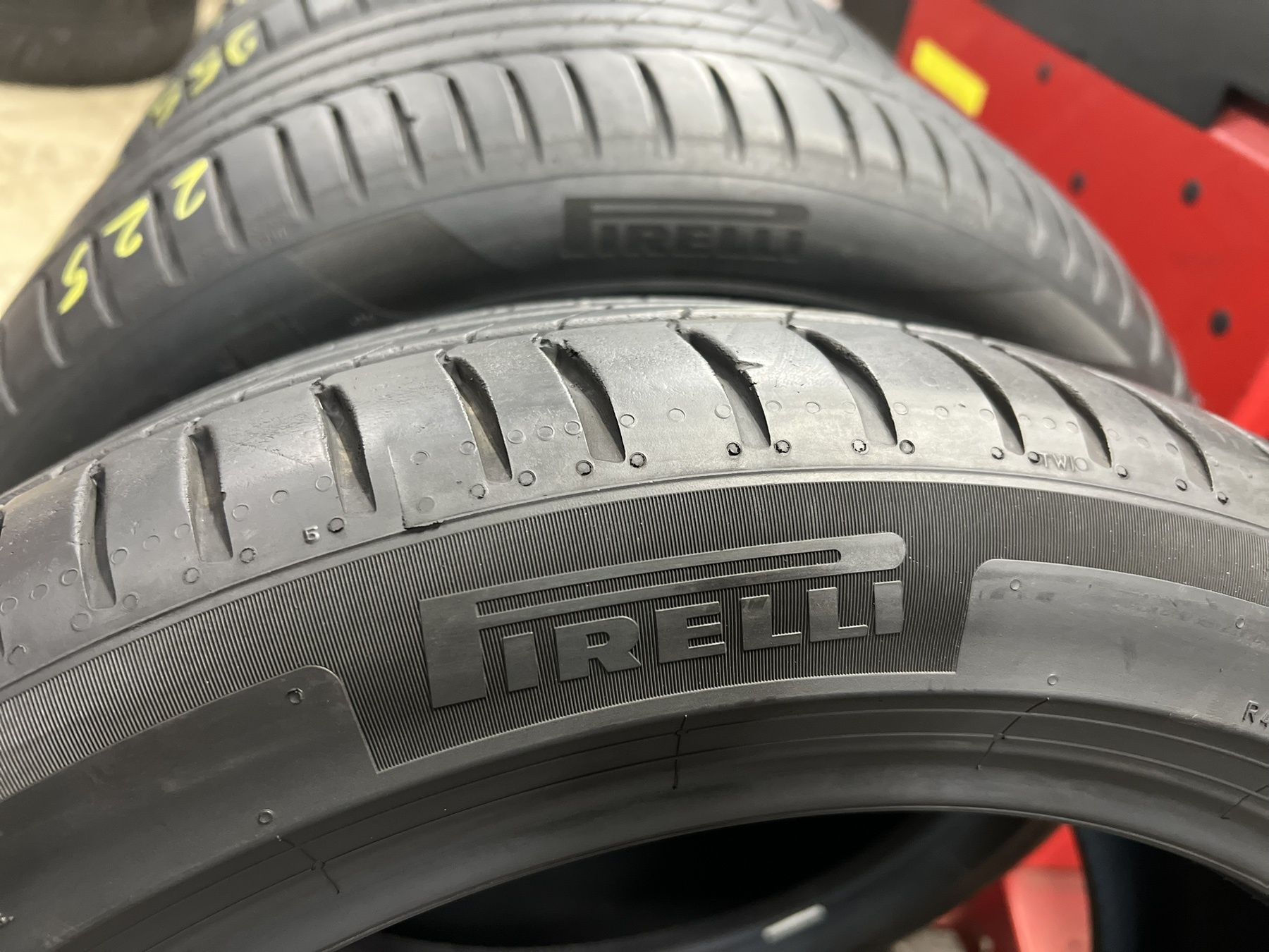 Летни гуми спорт пакет 255/45 R18 и  225/45 R18 Pirelli