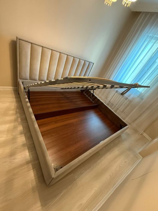 Продается кровать 200/200