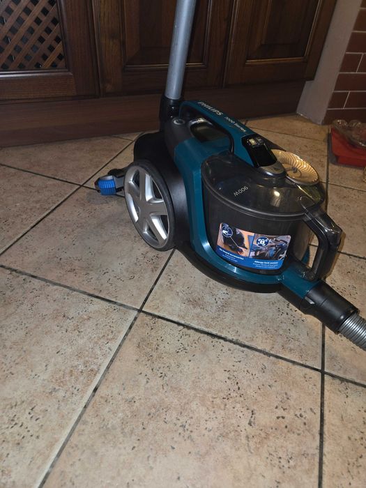 Прахосмукачка Phillips 7000 Series