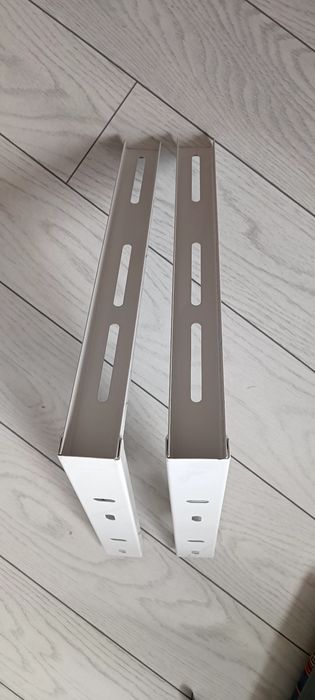 Vând suporți aer condiționat