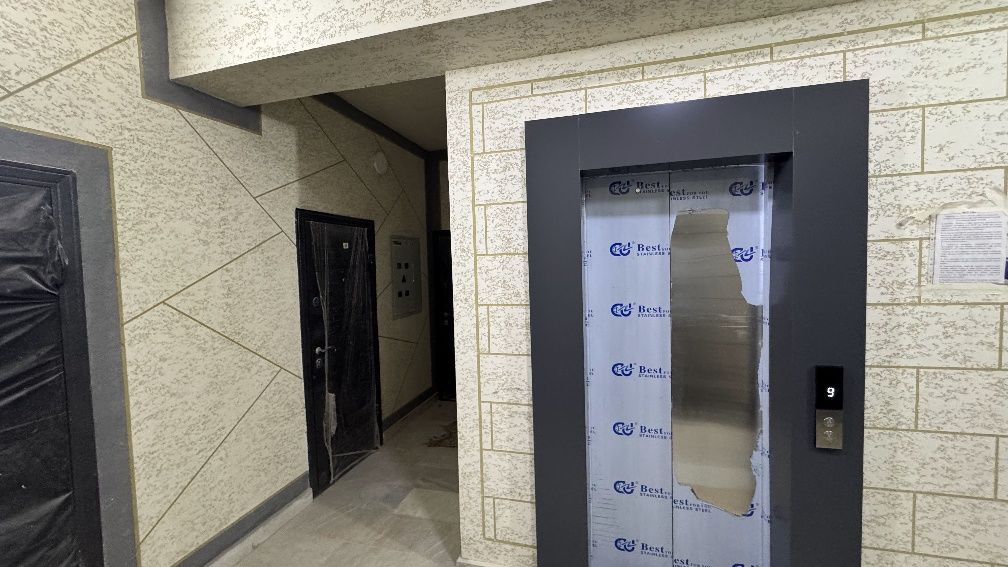 Karobka xolatidagi kadastrlari chqan 2 xonali fayzli xonadon sotiladi.