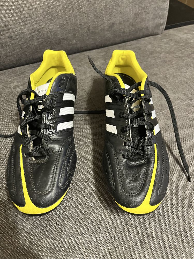 Vand Adidas 11 pro profesionale marimea 41 1/3 in conditi foarte bune