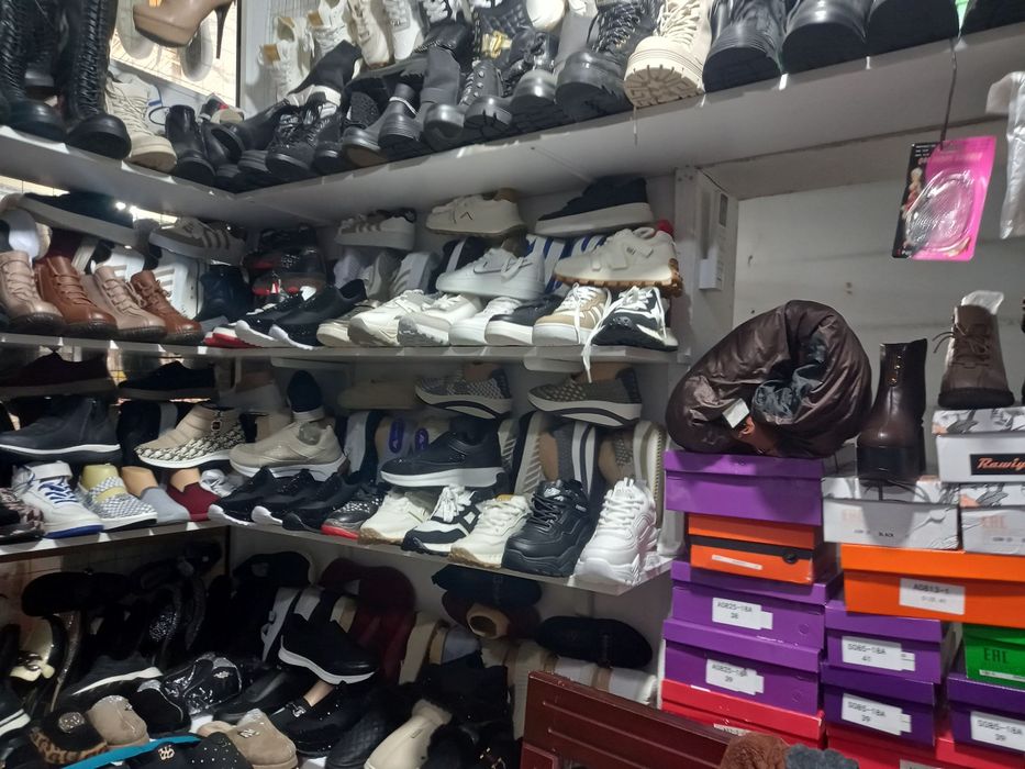 Срочно сотилади Сергели магазин тайёр бизнес моллари билан дехкон бозо