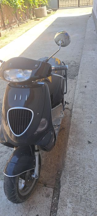De vânzare scuter aprilia gulliver