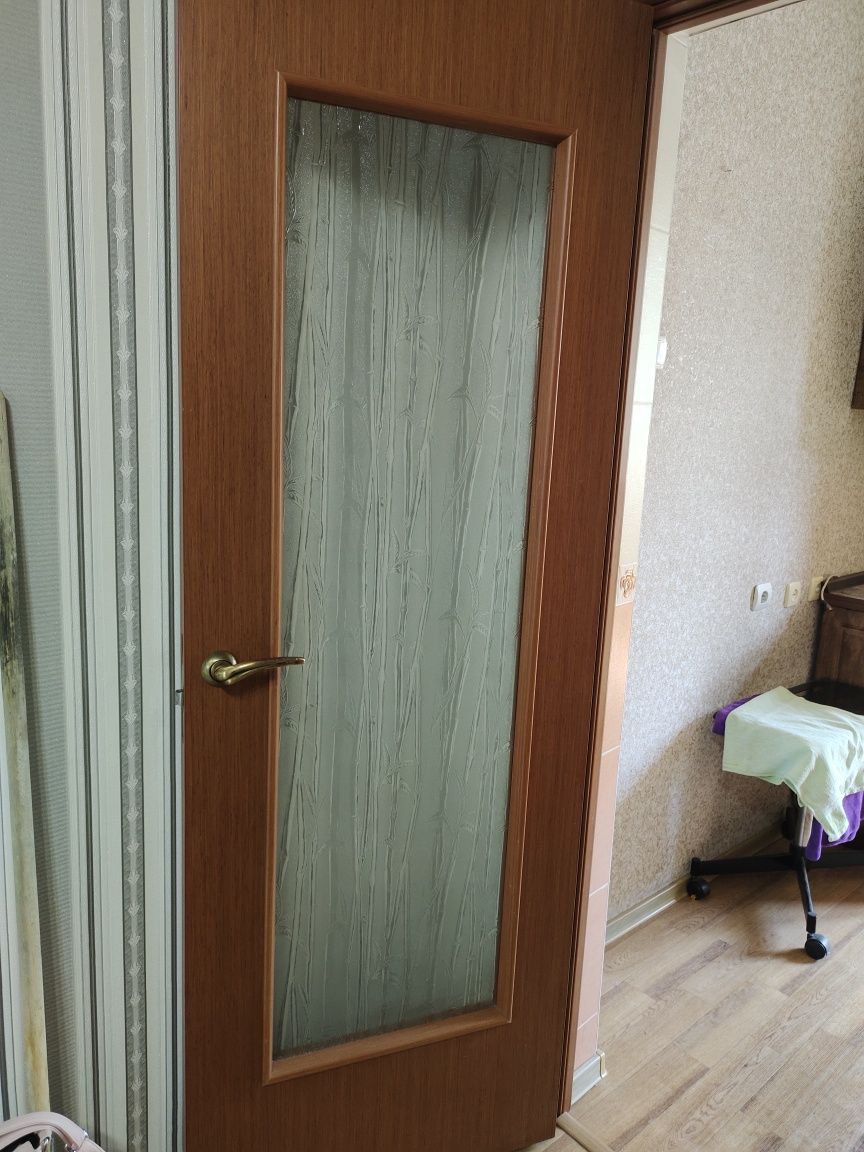 Продам Двери б/у