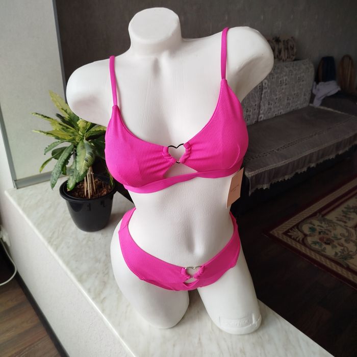 Продам купальники и плавки купальные