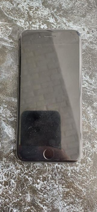 Продам хорошийiPhone 8